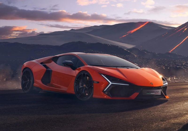 Lamborghini Revuelto